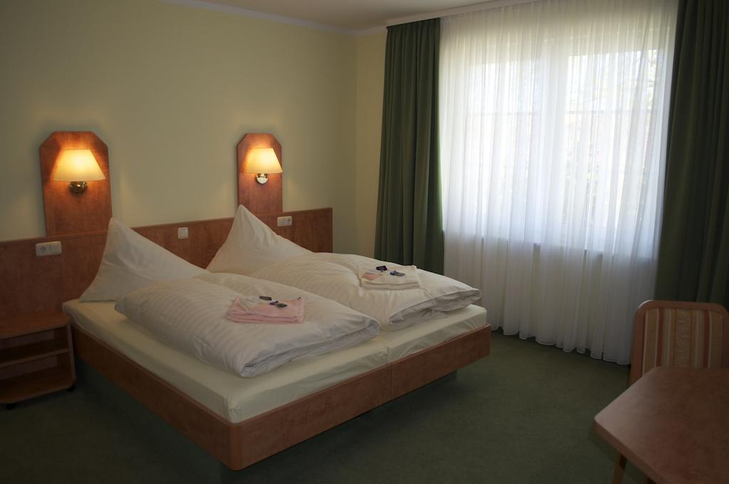 Gasthof & Pension Zum Himmel Rubenow 部屋 写真