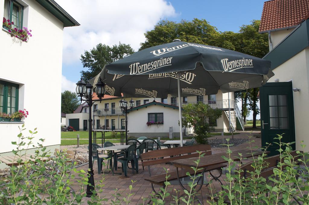 Gasthof & Pension Zum Himmel Rubenow エクステリア 写真